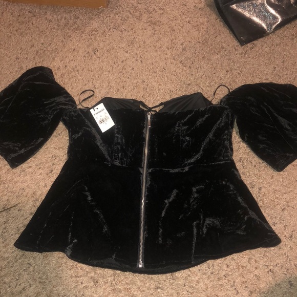 Express shoulder-less top - Picture 3 of 3